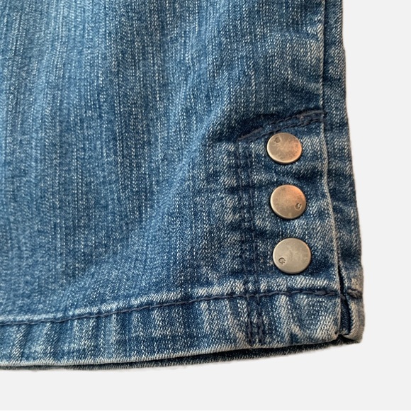 Gloria Vanderbilt Jean Capris for women.  Size 16 Missy, button waist zipper fly - Picture 6 of 6